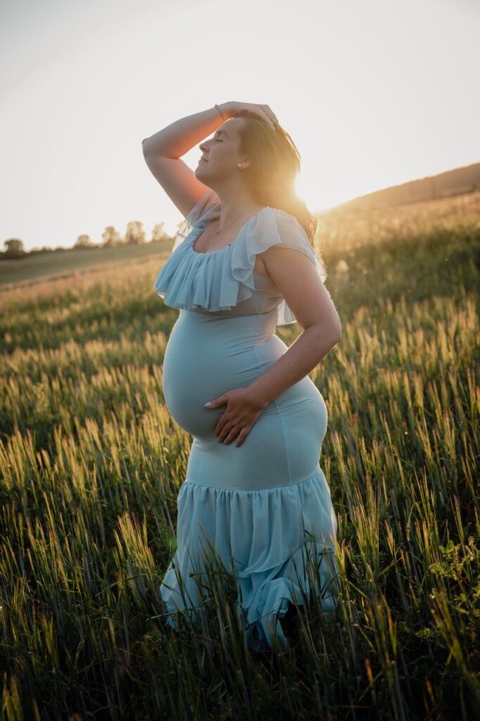 Babybauchfotos Göttingen Outdoorshooting Sonnenuntergang