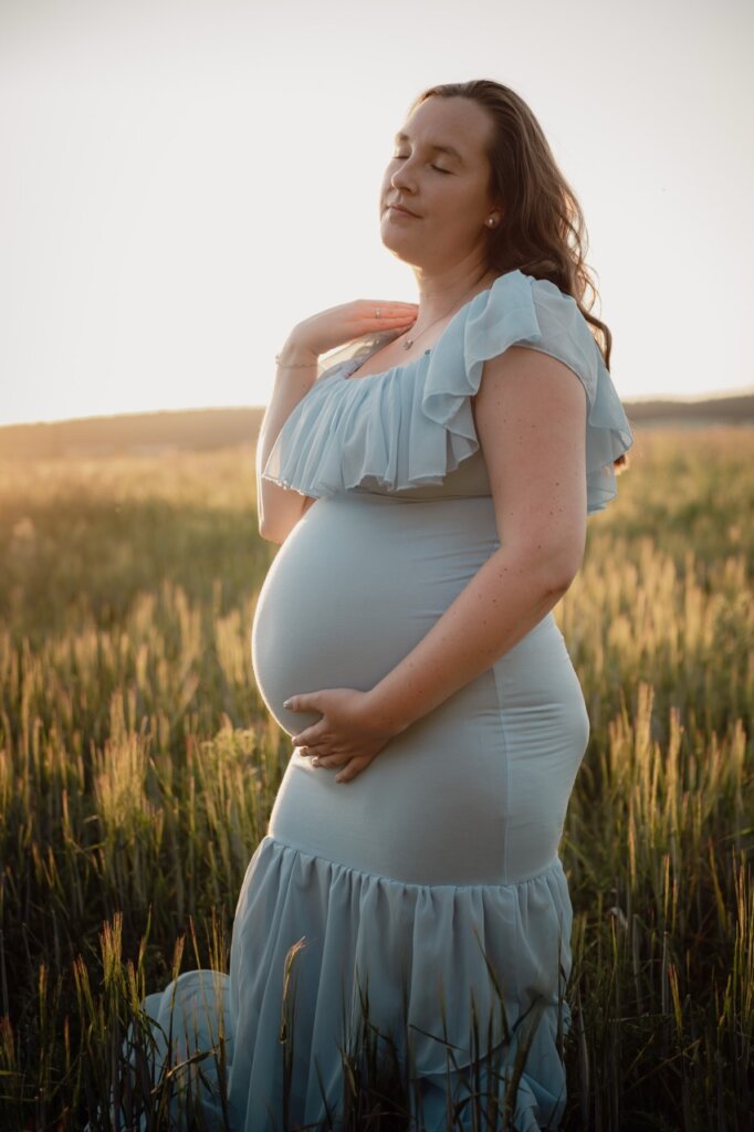 Babybauchfotos Göttingen Outdoorshooting Sonnenuntergang