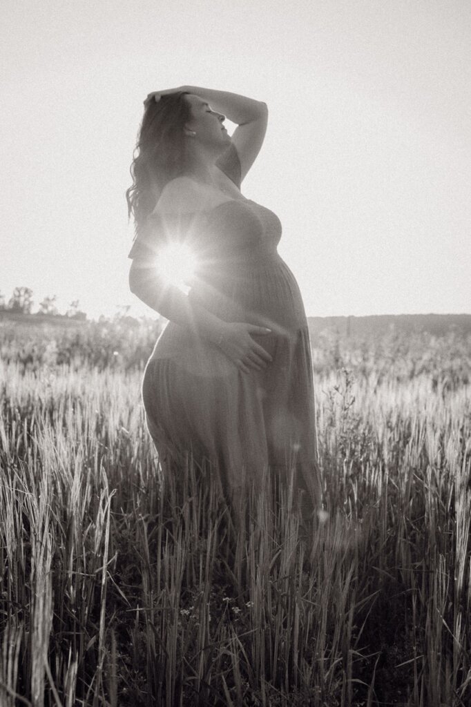 Babybauchfotos Göttingen Outdoorshooting Sonnenuntergang